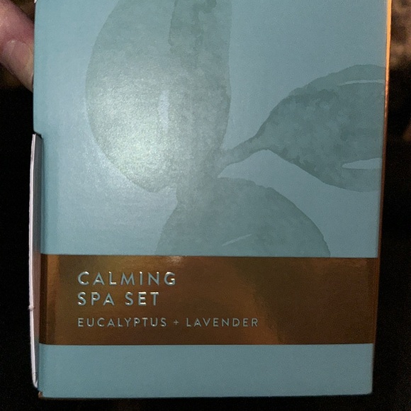 NIB 3 PIECE REFRESH & REVITALIZE BATH & BODY WORKS AROMA EUCALYPTUS AND LAVENDER - Picture 3 of 6